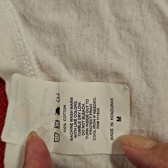 The Black Eyed Peas band concert tee merchandise Medium EUC - Picture 3 of 5